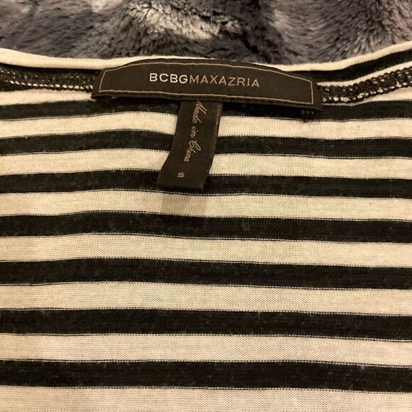 BCBG MaxAzria top 🖤 - Picture 3 of 5